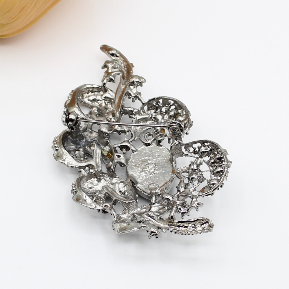 Rhinestone and maracasite statement brooch - Picture 3 of 6